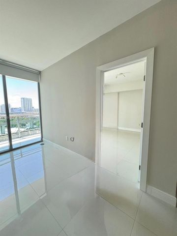 350 S Miami Ave 1415, Miami, FL 33130