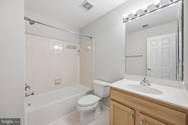 1004 GAITHER RD, Rockville, MD 20850