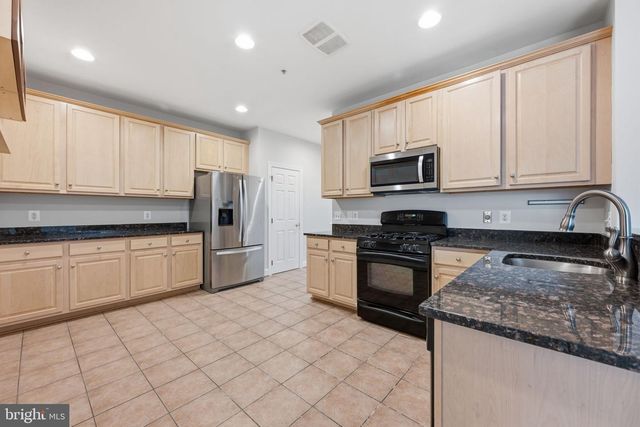 1004 GAITHER RD, Rockville, MD 20850