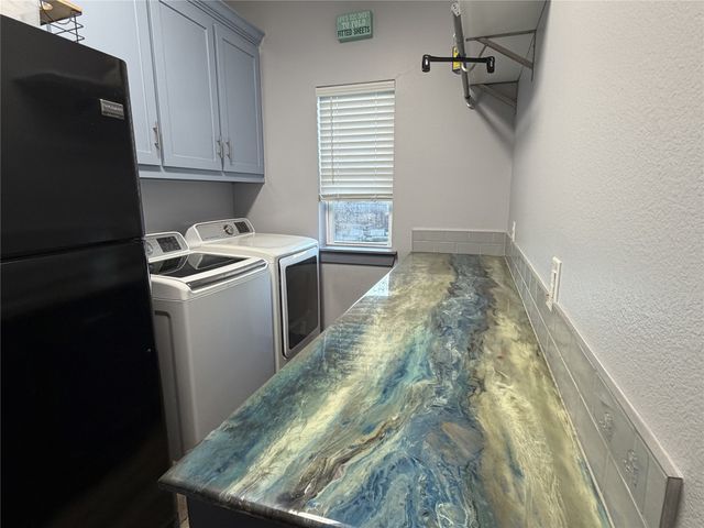 1338 S Pine Street, Grapevine, TX 76051