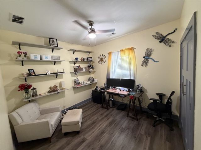 1338 S Pine Street, Grapevine, TX 76051