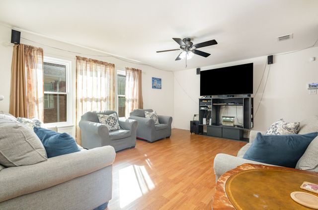 5714 Firethorn Drive, Dallas, TX 75249