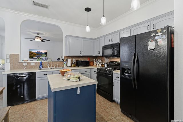 12154 Karnes Way, San Antonio, TX 78253