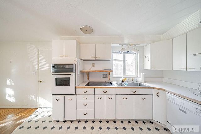 1009 Stokes Avenue, Idaho Falls, ID 83404