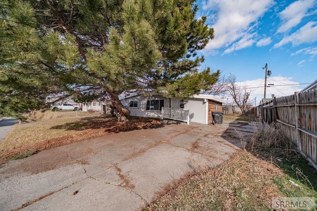 1009 Stokes Avenue, Idaho Falls, ID 83404