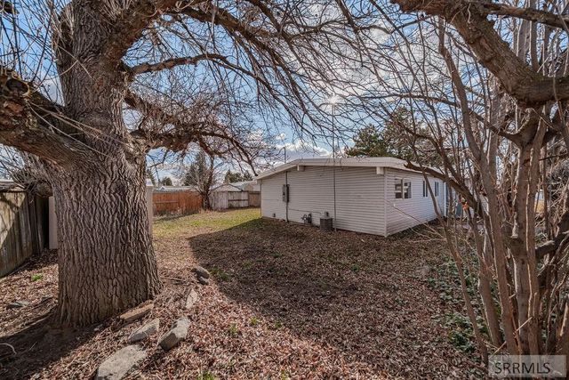 1009 Stokes Avenue, Idaho Falls, ID 83404