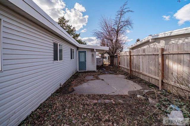 1009 Stokes Avenue, Idaho Falls, ID 83404