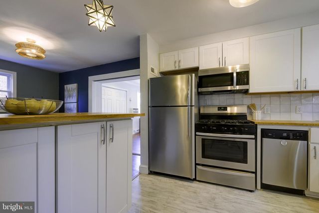 1822 41ST PL SE, Washington, DC 20020
