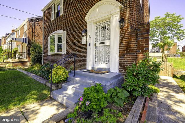 1822 41ST PL SE, Washington, DC 20020