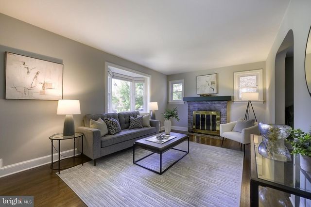 1822 41ST PL SE, Washington, DC 20020