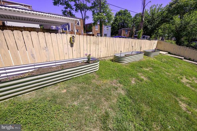 1822 41ST PL SE, Washington, DC 20020