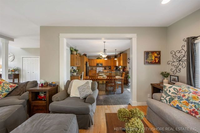 7453 Southwood, Byron Center, MI 49315