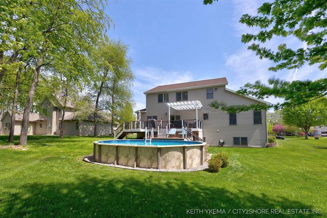 7453 Southwood, Byron Center, MI 49315