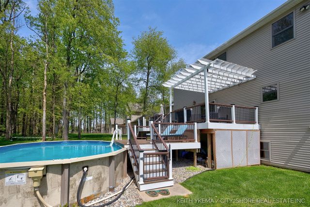 7453 Southwood, Byron Center, MI 49315
