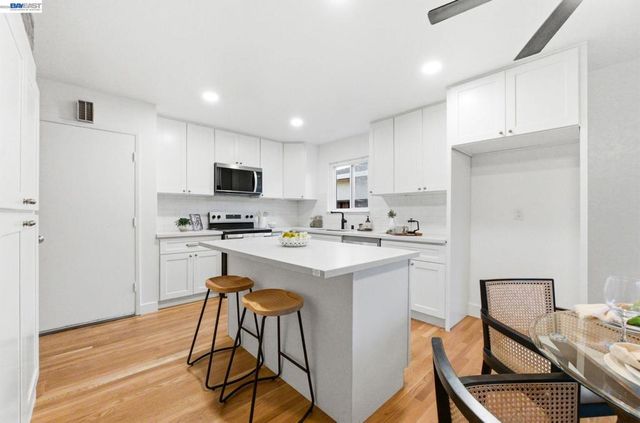 4534 Newhaven Way, Castro Valley, CA 94546