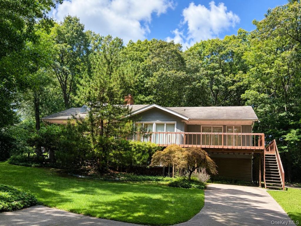 31 Ridge Road, Smithtown, NY 11787 — exterior