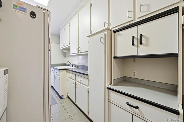 67-87 Booth Street 4C, Forest Hills, NY 11375