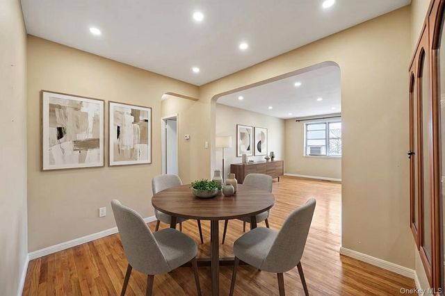 67-87 Booth Street 4C, Forest Hills, NY 11375