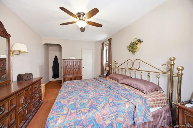 67-87 Booth Street 4C, Forest Hills, NY 11375