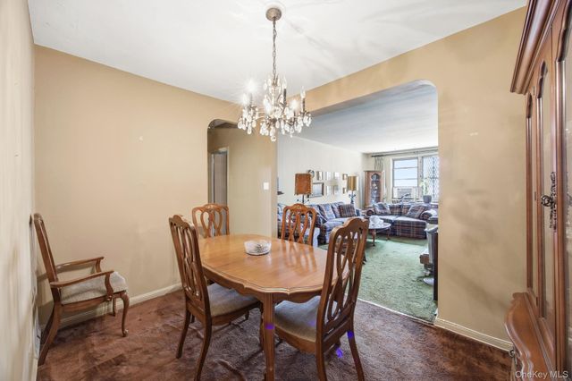 67-87 Booth Street 4C, Forest Hills, NY 11375