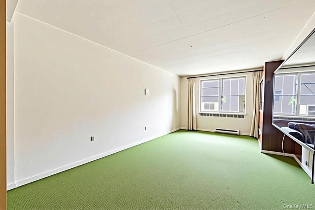 67-87 Booth Street 4C, Forest Hills, NY 11375