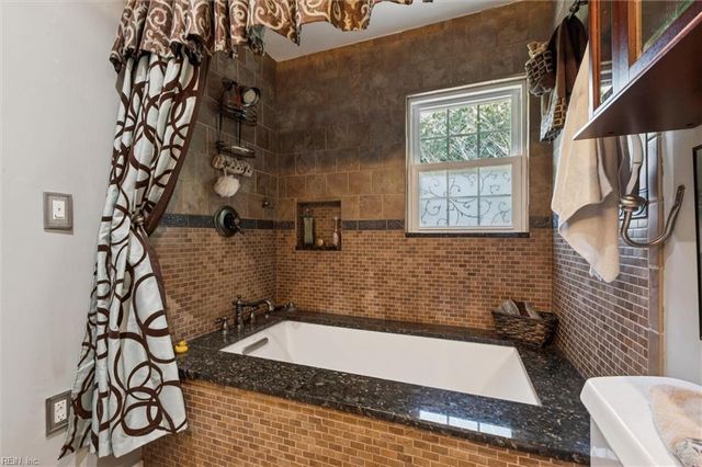 105 Sherwood DR, Williamsburg, VA 23185