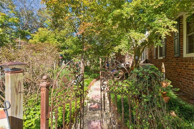 105 Sherwood DR, Williamsburg, VA 23185