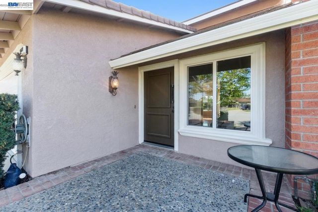 36671 Ponderosa Ct., Newark, CA 94560