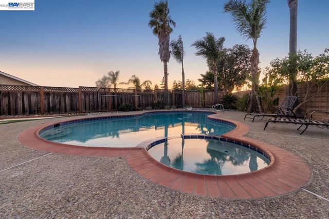 36671 Ponderosa Ct., Newark, CA 94560