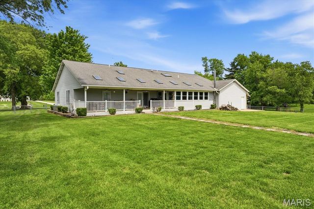 907 Bethel Mine Road, Caseyville, IL 62232