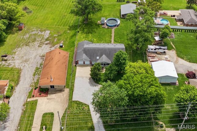 907 Bethel Mine Road, Caseyville, IL 62232