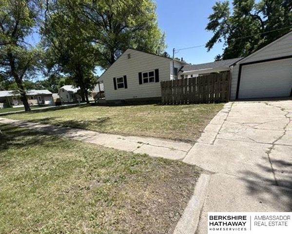 1665 N Keene Avenue, Fremont, NE 68025