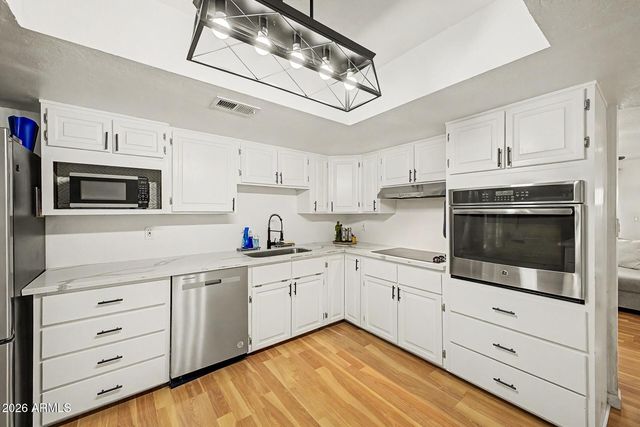 4104 W BUTLER Drive, Phoenix, AZ 85051