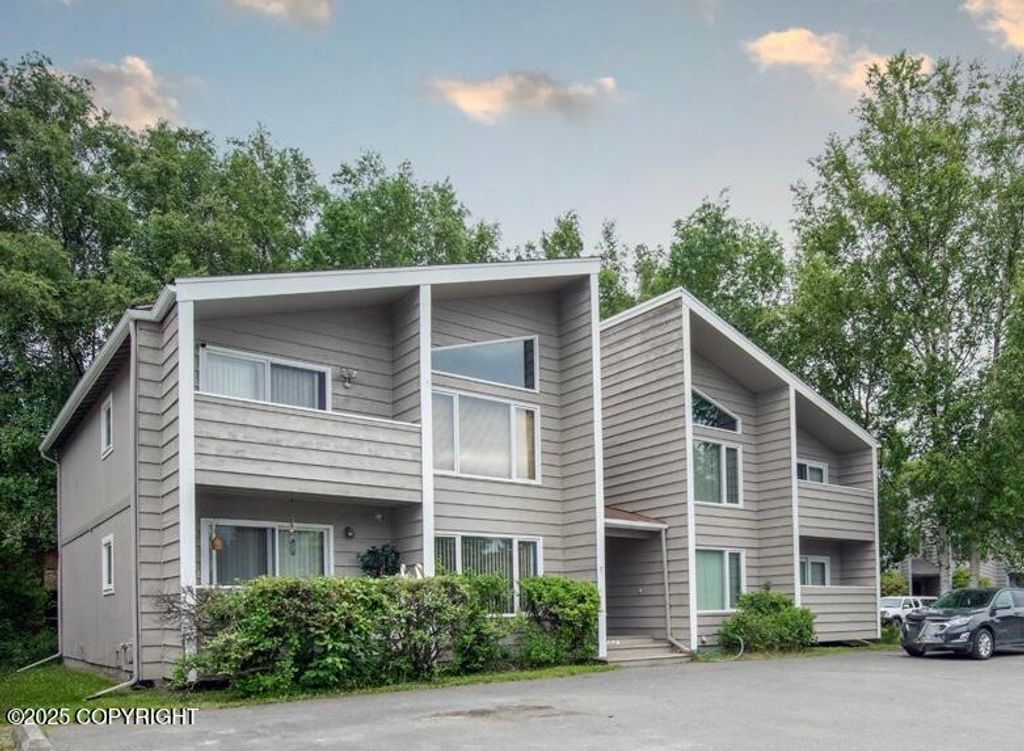 7210 Bearfoot Drive, Anchorage, AK 99502