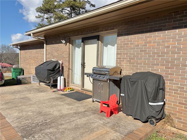 1404 Farrs Bridge Road, Easley, SC 29640