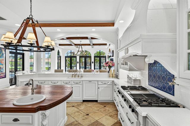 520 NE Waterway Lane, Boca Raton, FL 33432