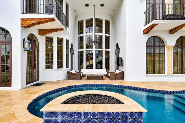 520 NE Waterway Lane, Boca Raton, FL 33432