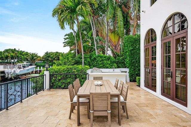 520 NE Waterway Lane, Boca Raton, FL 33432