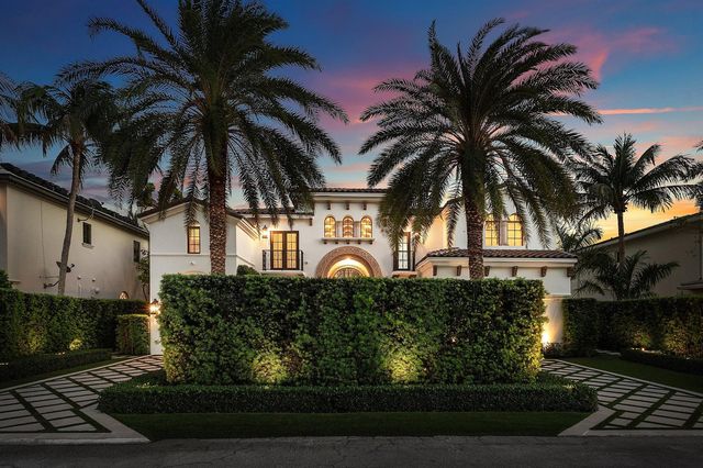 520 NE Waterway Lane, Boca Raton, FL 33432