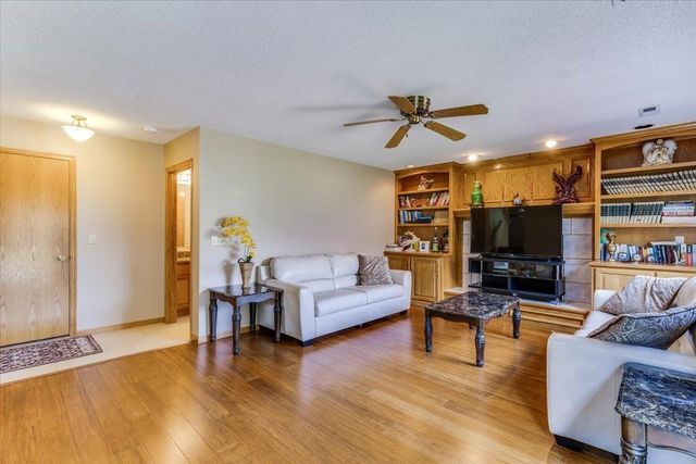 8323 E Champions Ct, Wichita, KS 67226