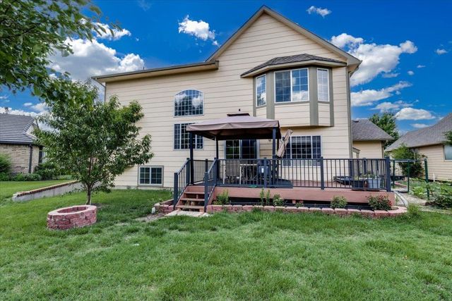 8323 E Champions Ct, Wichita, KS 67226