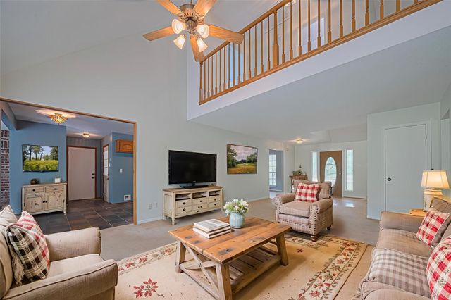 144 Pin Oak Lane, Hempstead, TX 77445