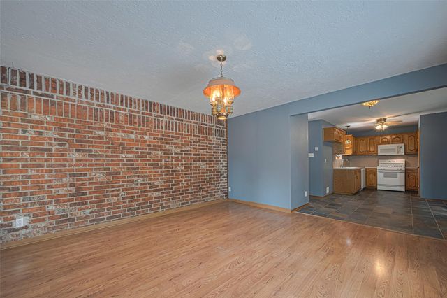 144 Pin Oak Lane, Hempstead, TX 77445