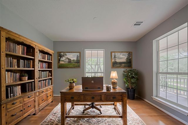 144 Pin Oak Lane, Hempstead, TX 77445