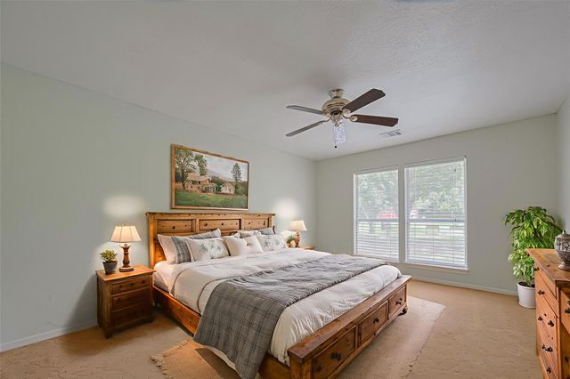 144 Pin Oak Lane, Hempstead, TX 77445