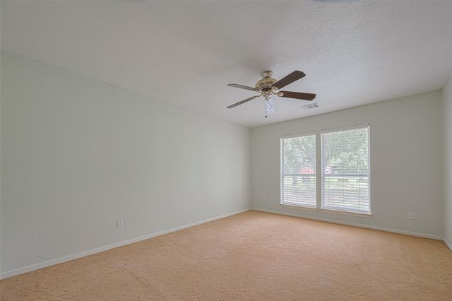 144 Pin Oak Lane, Hempstead, TX 77445