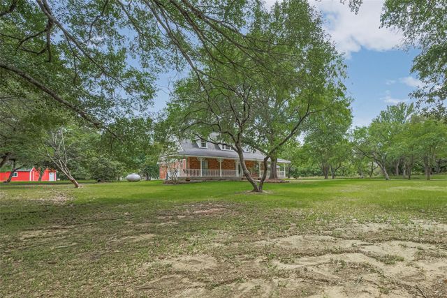 144 Pin Oak Lane, Hempstead, TX 77445