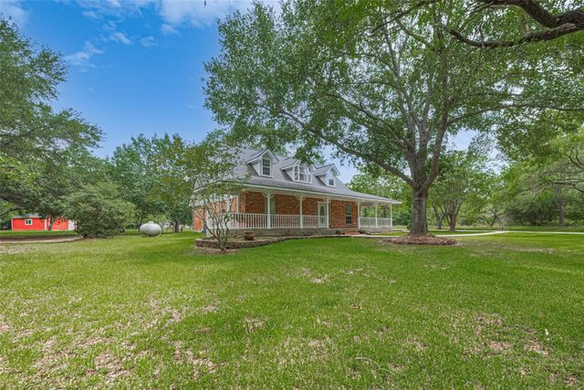 144 Pin Oak Lane, Hempstead, TX 77445