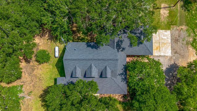 144 Pin Oak Lane, Hempstead, TX 77445