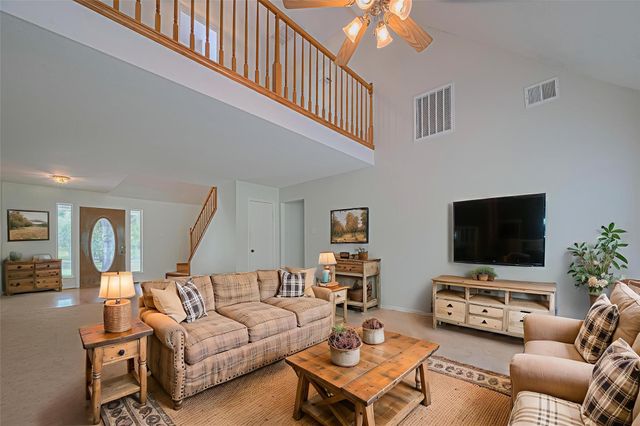 144 Pin Oak Lane, Hempstead, TX 77445